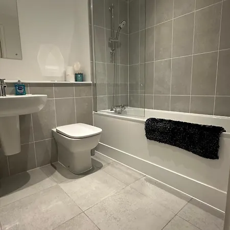 Luxury One Bedroom *