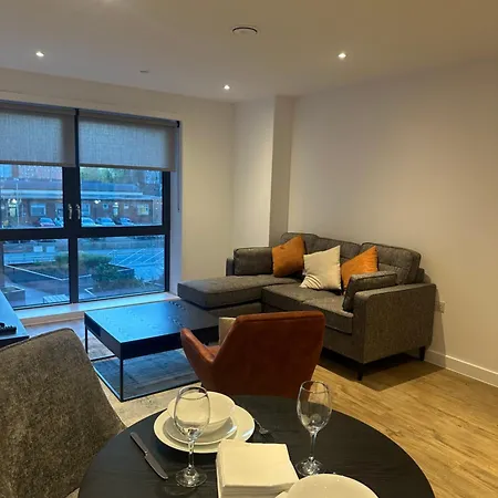 Luxury One Bedroom Apartment *